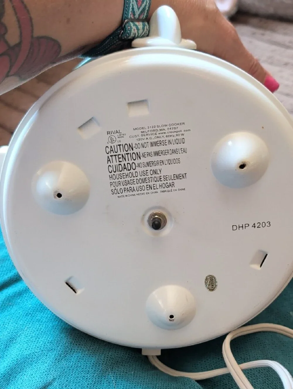 Rival Crock-Pot White Slow Cooker with Multicolor Decorative Band